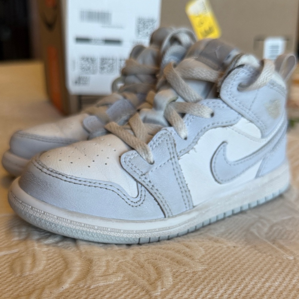 Jordan 1 Mid Toddler Girls' "Cobalt Bliss/White/Neutral Grey" Shoe 9C